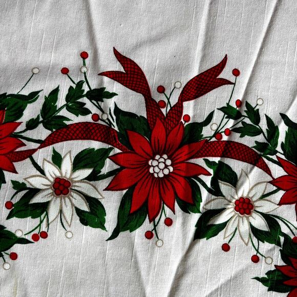 Vintage Christmas Holiday Tablecloth round white red poinsettias cotton poly 80s - Picture 8 of 9